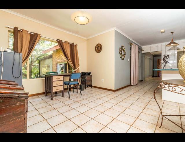 4 BEDROOM FREEHOLD FOR SALE IN BRANDVLEI AH